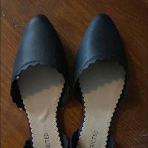 Restricted ballet flats